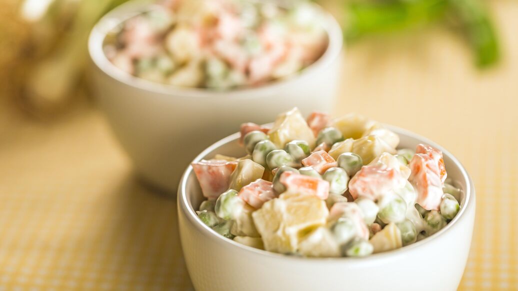 В России посчитали стоимость салата оливье на Новый год