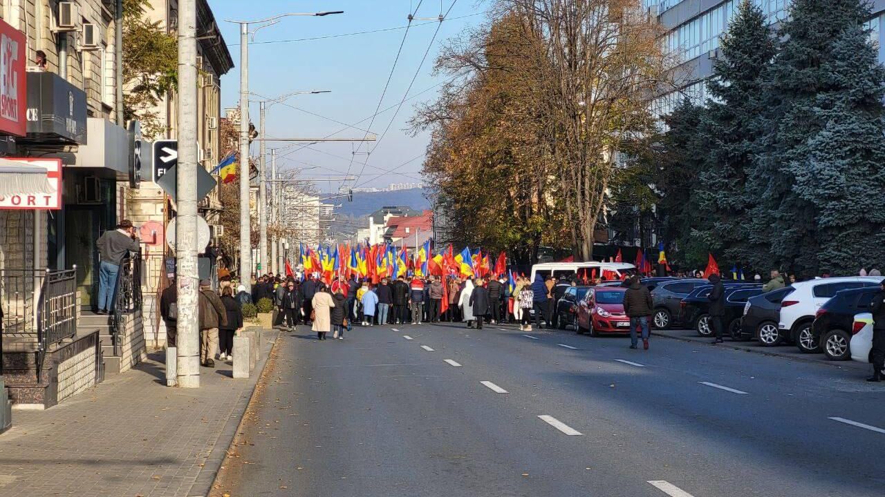 Оппозиционная Партия социалистов вышла на протест перед зданием ЦИК в Молдавии - РИА Новости, 1920, 08.11.2024