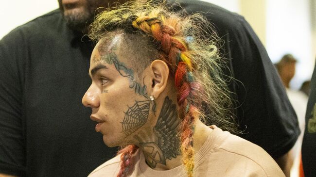 Американский рэпер Дэниел Эрнандес, известный под псевдонимом Tekashi 6ix9ine