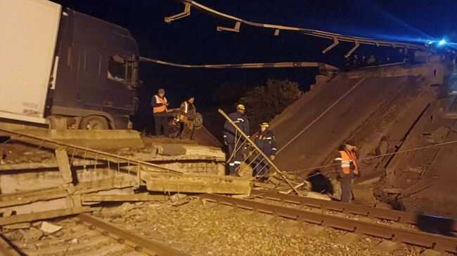 На месте обрушения моста в Джанкойском районе