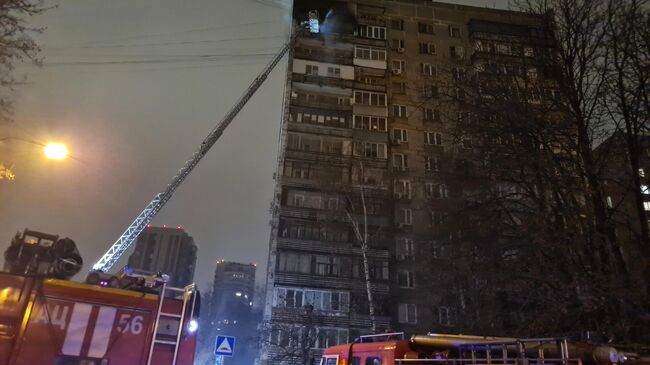 Ликвидация пожара в квартире жилого дома на Ленинском проспекте в Москве. 14 ноября 2024