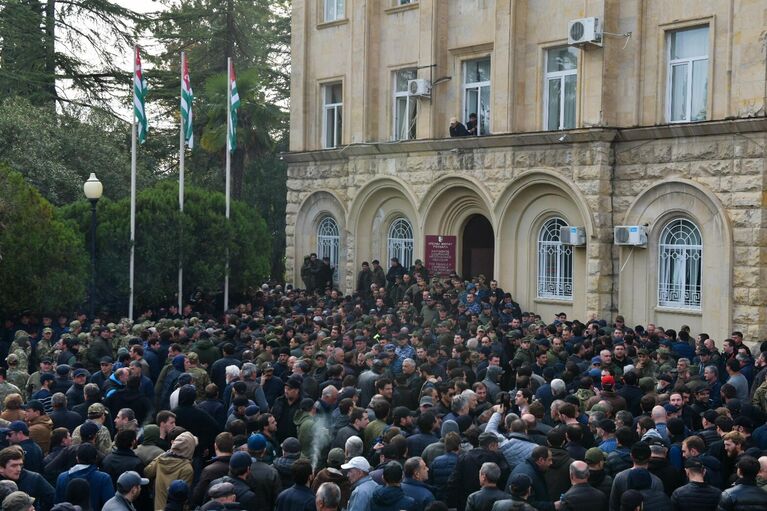 Обстановка у парламента Абхазии в Сухуме