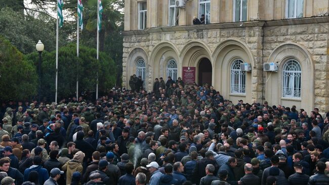 Обстановка у парламента Абхазии в Сухуме