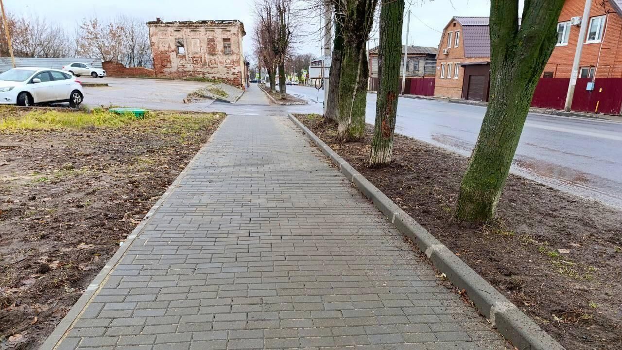 Специалисты обустроили более 37 километров новых тротуаров вблизи туристических и общественных пространств Подмосковья - РИА Новости, 1920, 18.11.2024