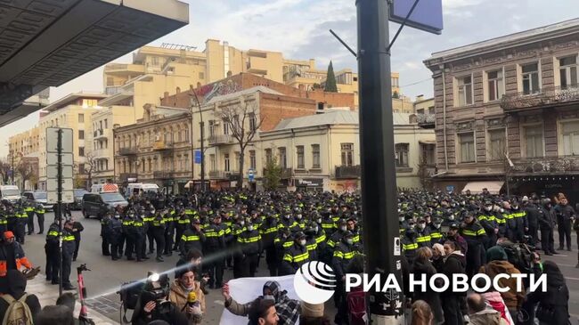 Ситуация в Тбилиси после того, как спецназ разогнал митингующих