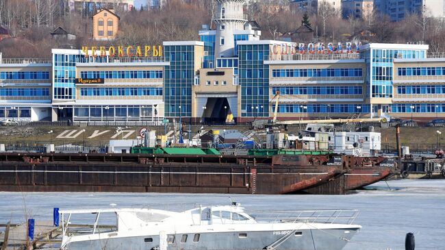 Речной порт в городе Чебоксары