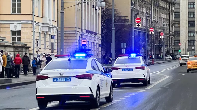 Автомобили дорожно-патрульной службы в Москве
