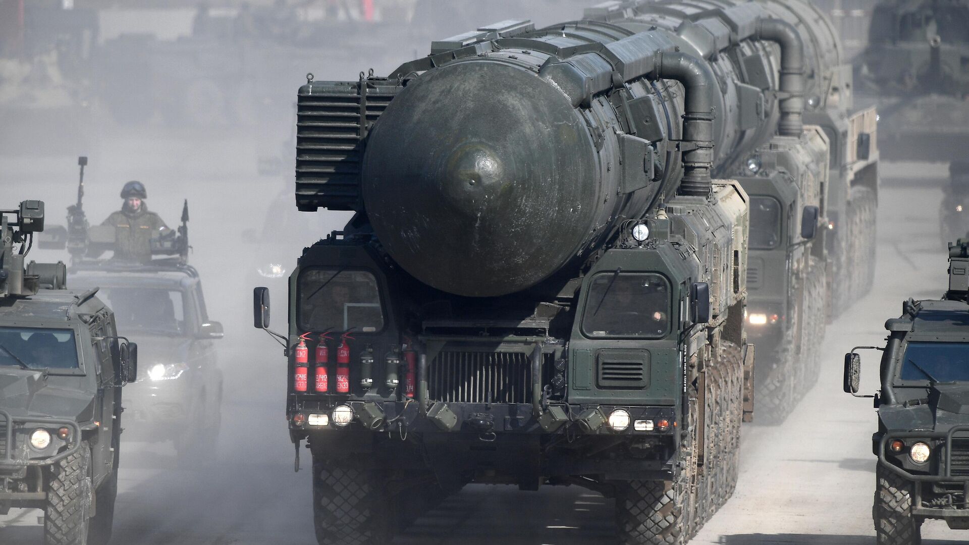Подвижный грунтовый ракетный комплекс Ярс - РИА Новости, 1920, 17.12.2025