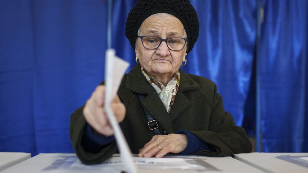 Сторонница антироссийской политики лидирует в Румынии по первым данным ЦИК