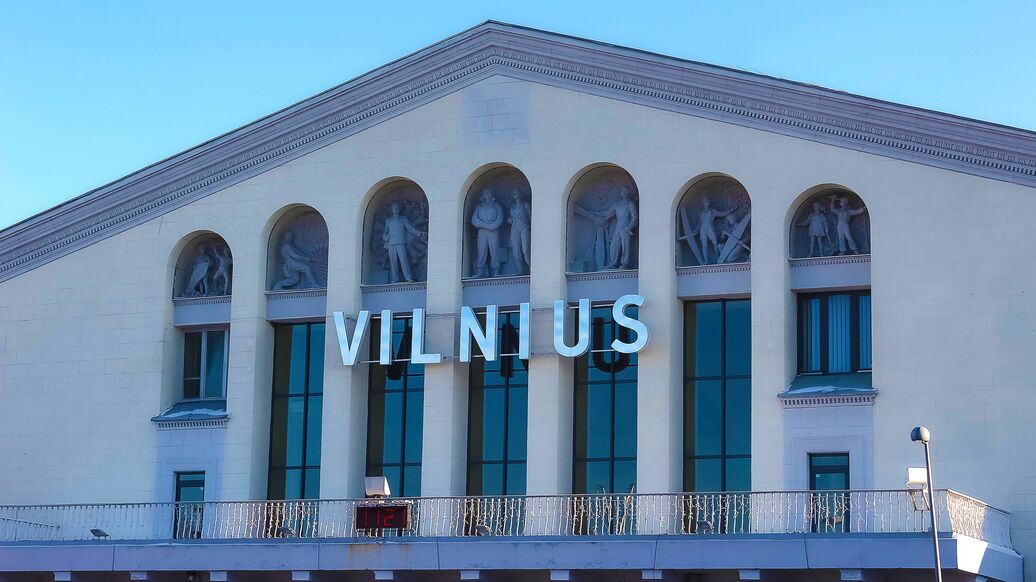 СМИ сообщили о задержке семи авиарейсов в Вильнюсе из-за БПЛА