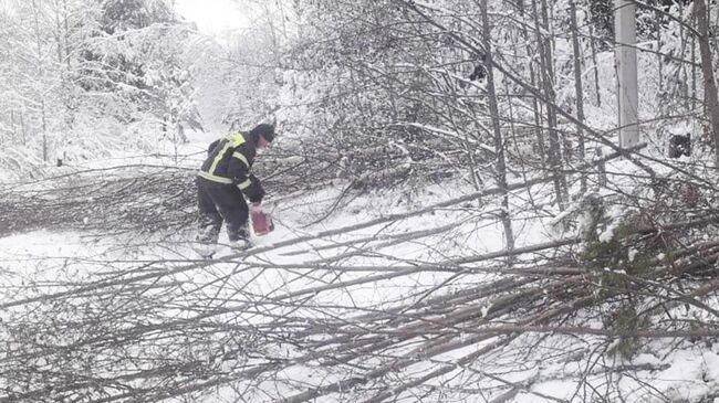 Работы по восстановлению электричества в Тверской области