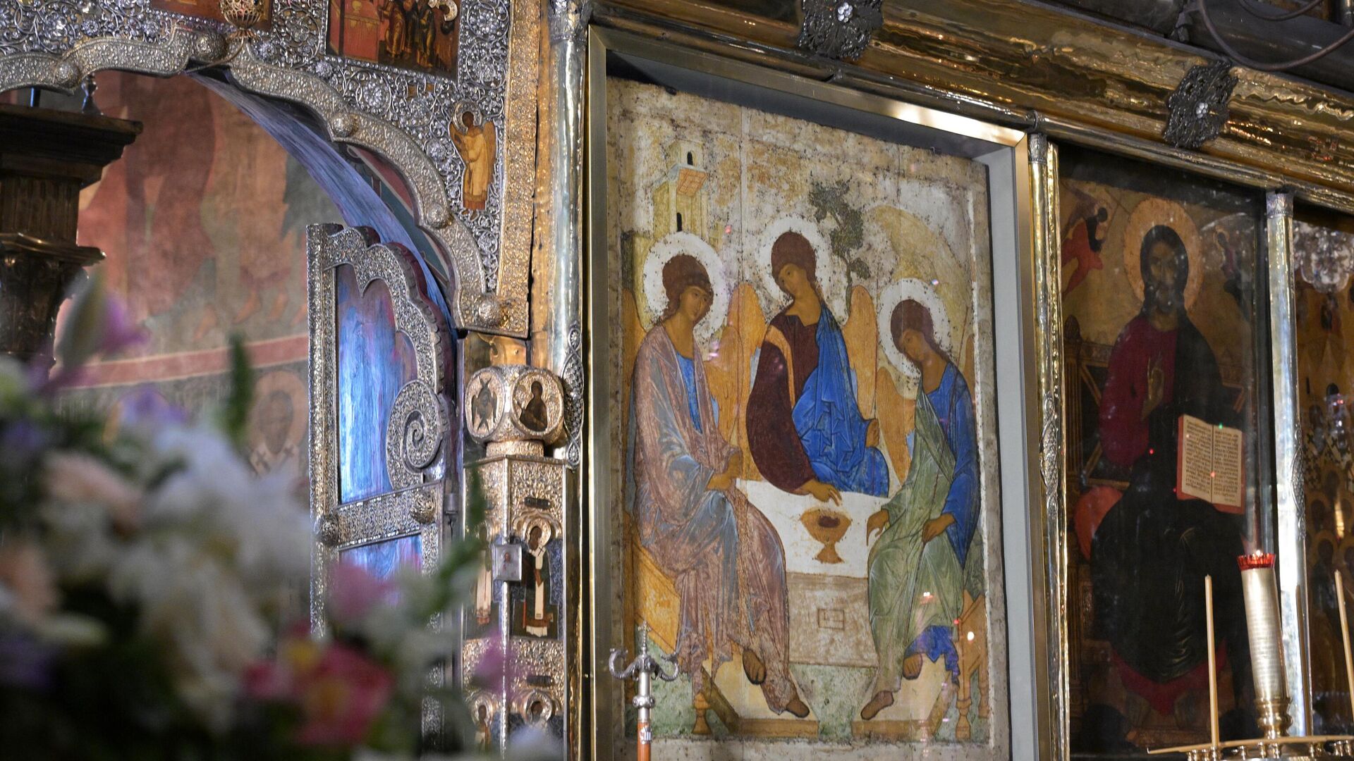 Икона Святая Троица в Свято-Троицкой Сергиевой Лавре в Сергиевом Посаде - РИА Новости, 1920, 08.06.2025