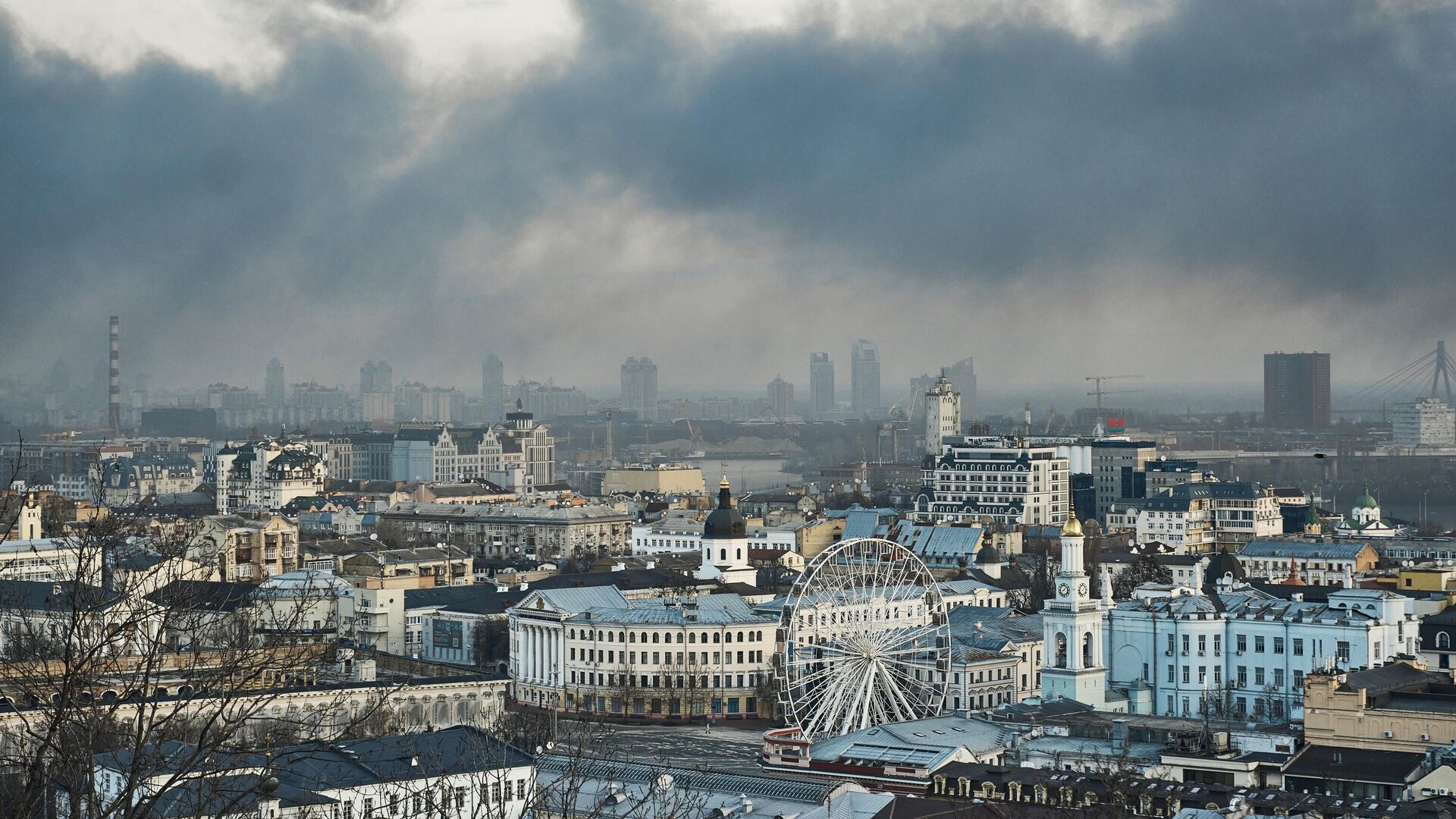 Дым в Киеве - РИА Новости, 1920, 28.11.2024