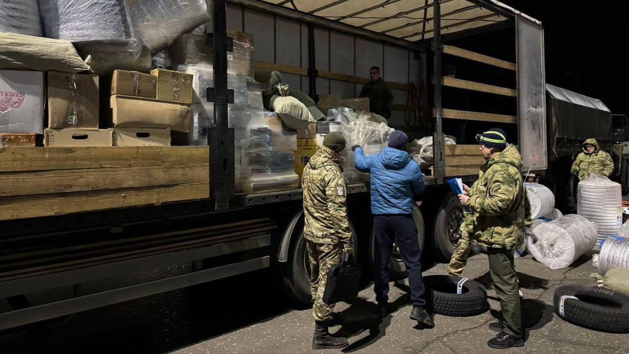 Депутаты Свердловского Заксобрания передали гуманитарный груз в зону СВО - РИА Новости, 1920, 28.11.2024