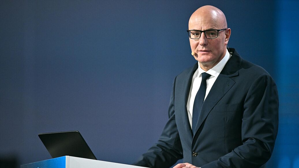 © РИА Новости / Фотохост Конгресса молодых учёныхПерейти в медиабанк<br>Заместитель председателя правительства Дмитрий Чернышенко. Архивное фото