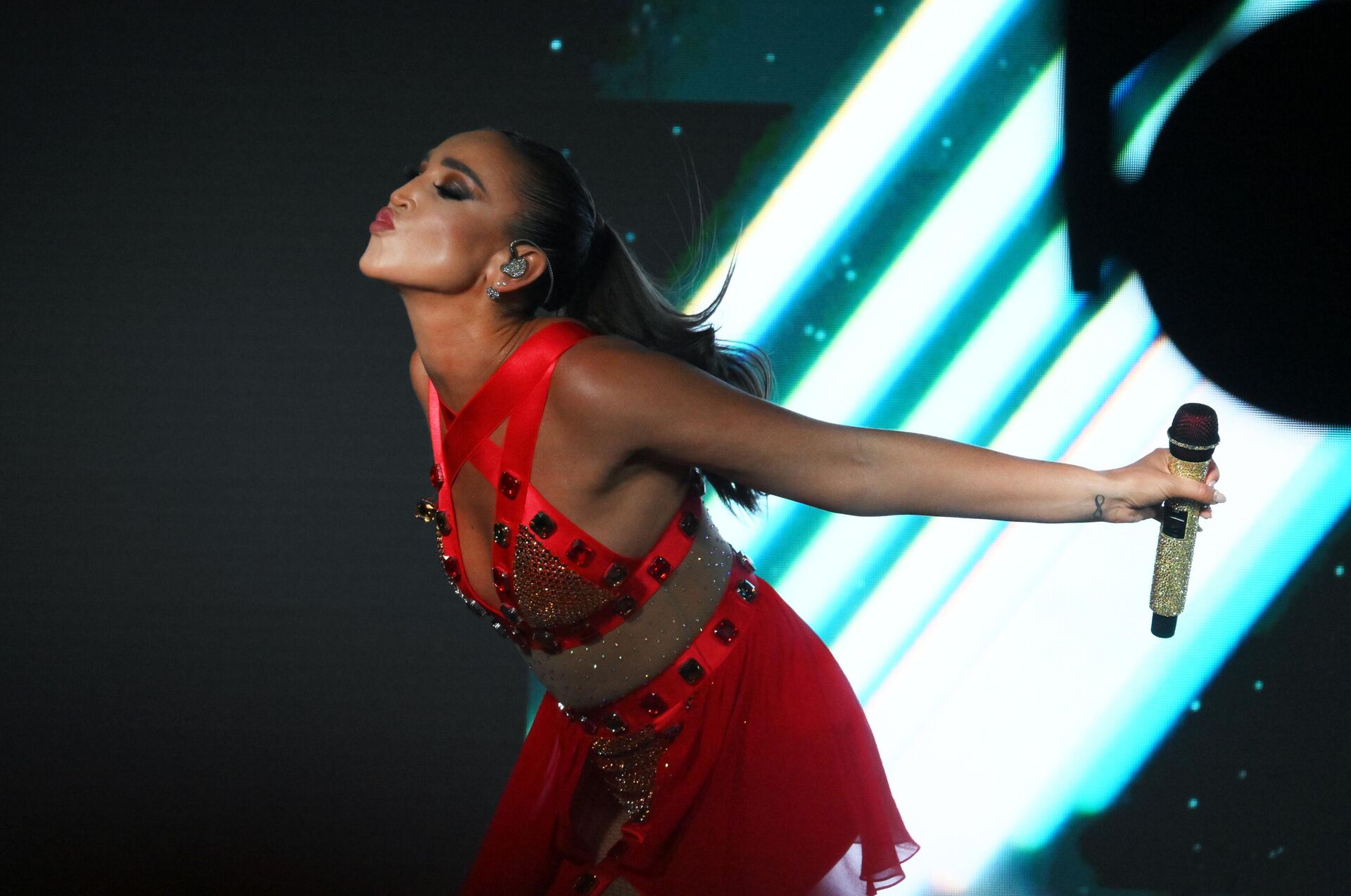 Певица Ольга Бузова выступает на концерте в честь 8-летия своей сольной карьеры в Москве Певица Ольга Бузова выступает на концерте в честь 8-летия своей сольной карьеры в Москве - РИА Новости, 1920, 18.08.2025