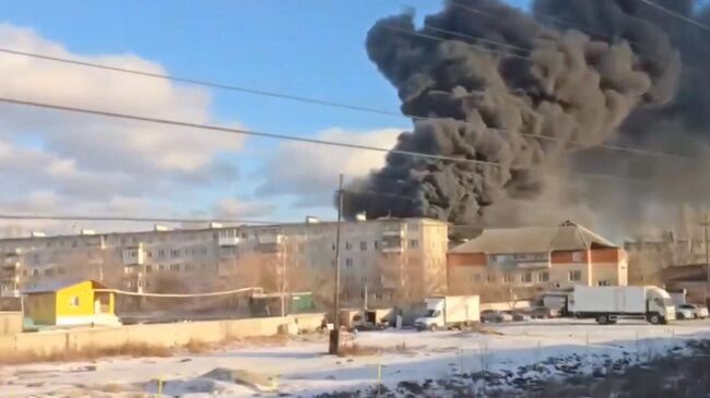 Пожар в цехе по производству полистирола в Екатеринбурге. Кадр видео очевидца