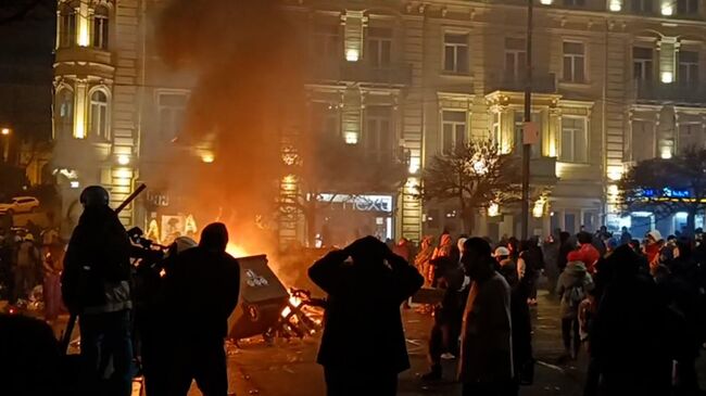 Обстановка в центре Тбилиси во время оппозиционного митинга 