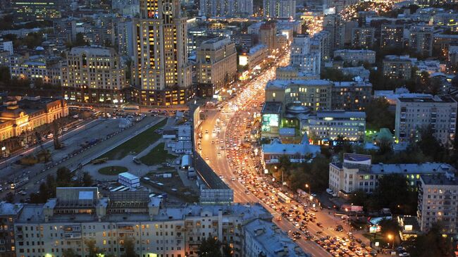 Вид на Садовое кольцо в районе площади Павелецкого вокзала