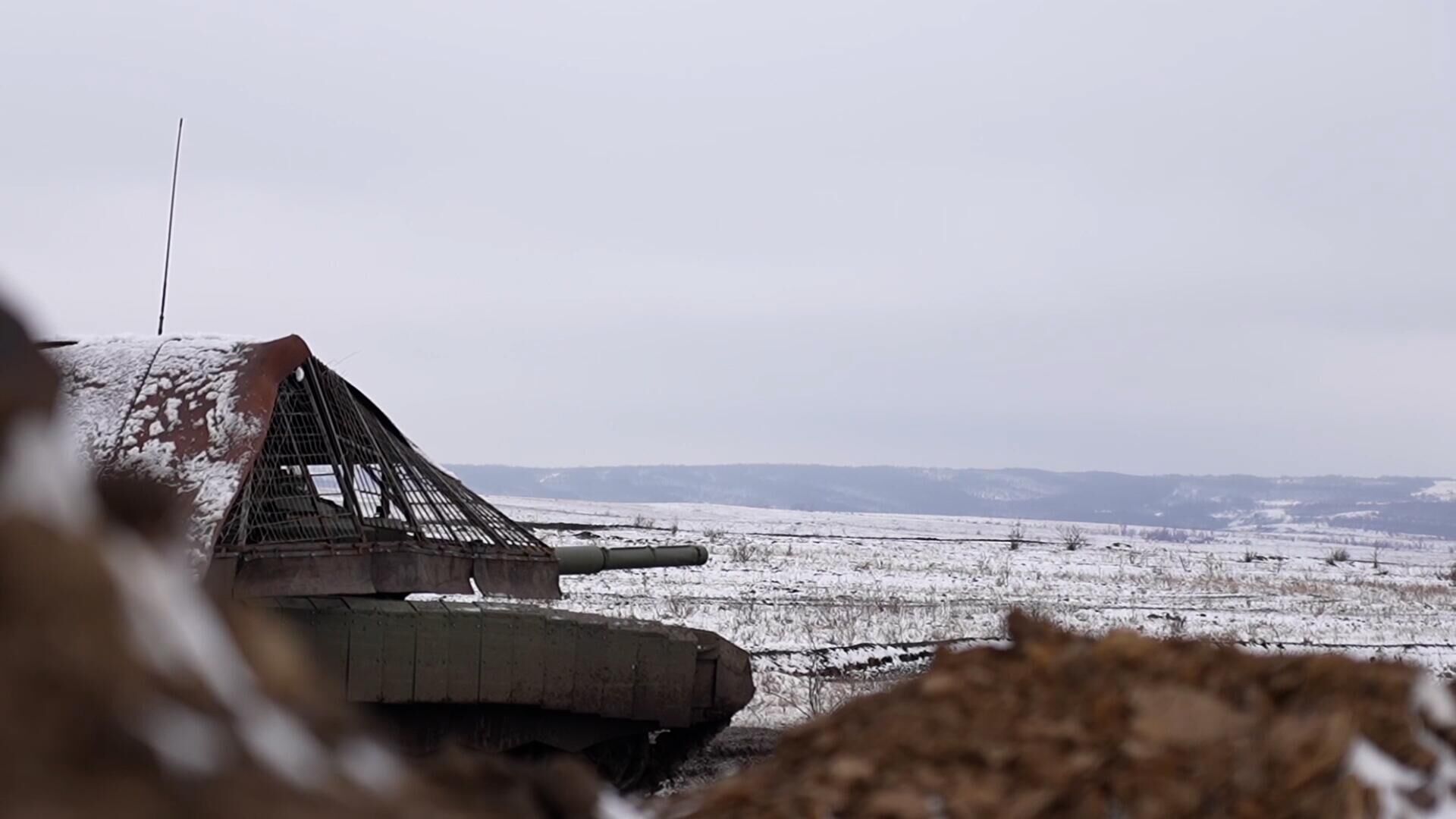 Боевая работа танка Т-72Б3 в ходе наступления на Красноармейском направлении - РИА Новости, 1920, 03.12.2024