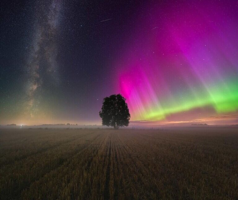 Работа фотографа Jānis Paļulis When the Aurora Meets the Milky Way, Бауска, Латвия