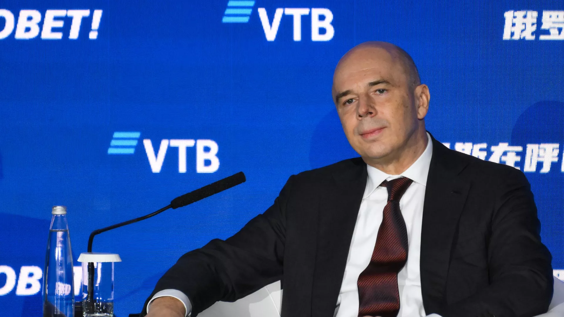 Министр финансов РФ Антон Силуанов на инвестиционном форуме ВТБ Россия зовет! в Москве - РИА Новости, 1920, 05.12.2024