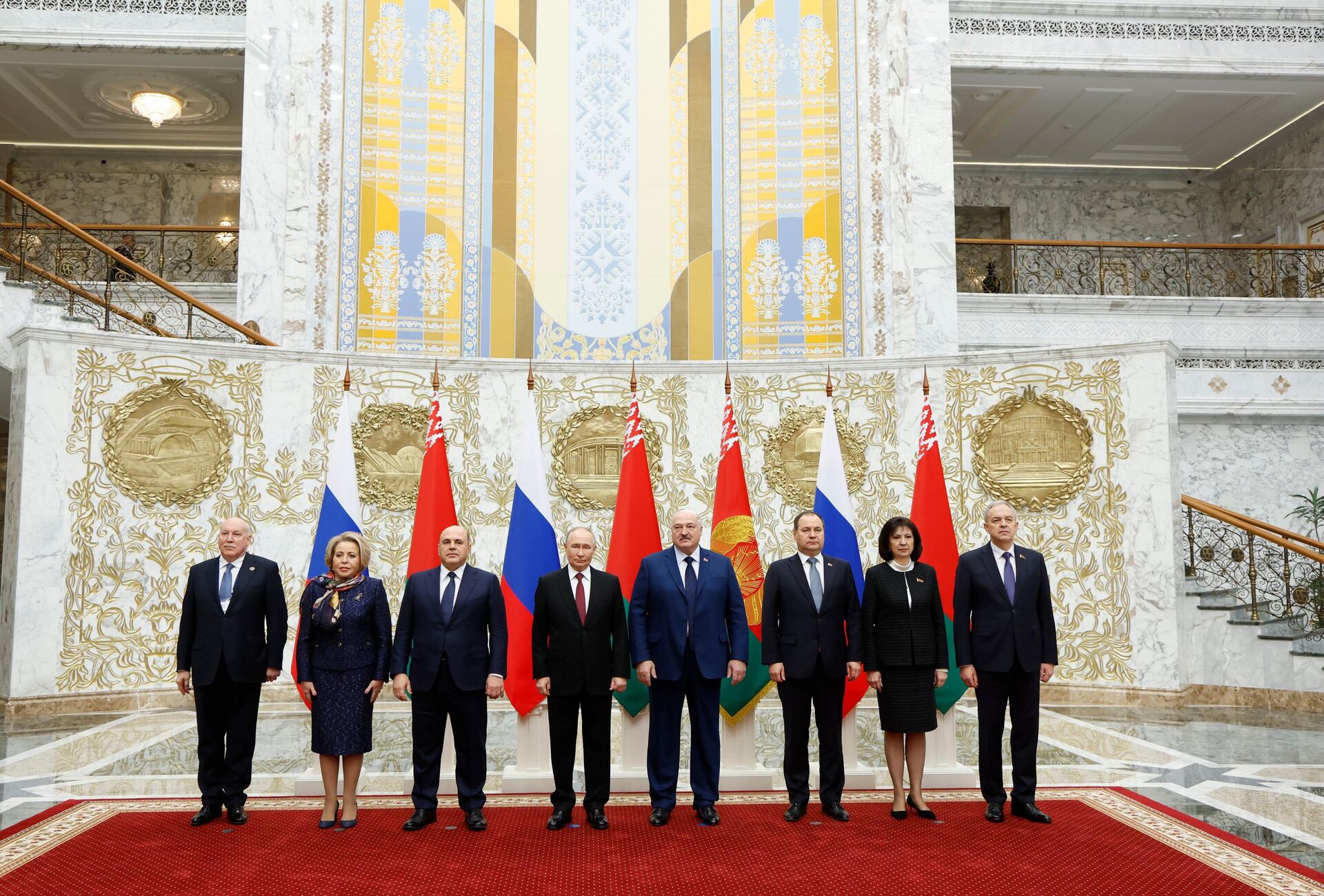 Президент РФ Владимир Путин на церемонии фотографирования перед заседанием Высшего Государственного Совета Союзного государства Президент РФ Владимир Путин на церемонии фотографирования перед заседанием Высшего Государственного Совета Союзного государства - РИА Новости, 1920, 13.09.2025