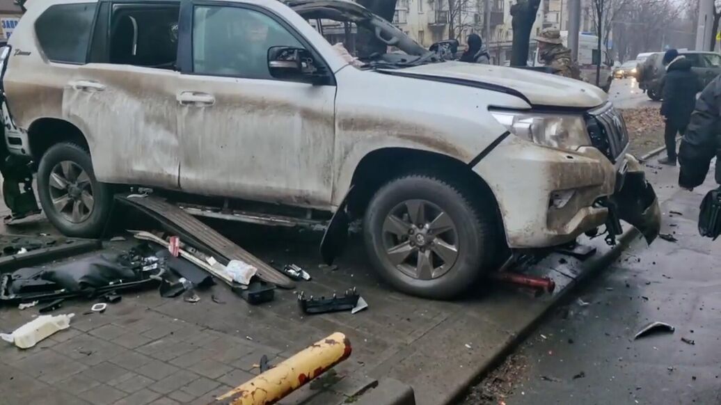 В Донецке взорвался внедорожник