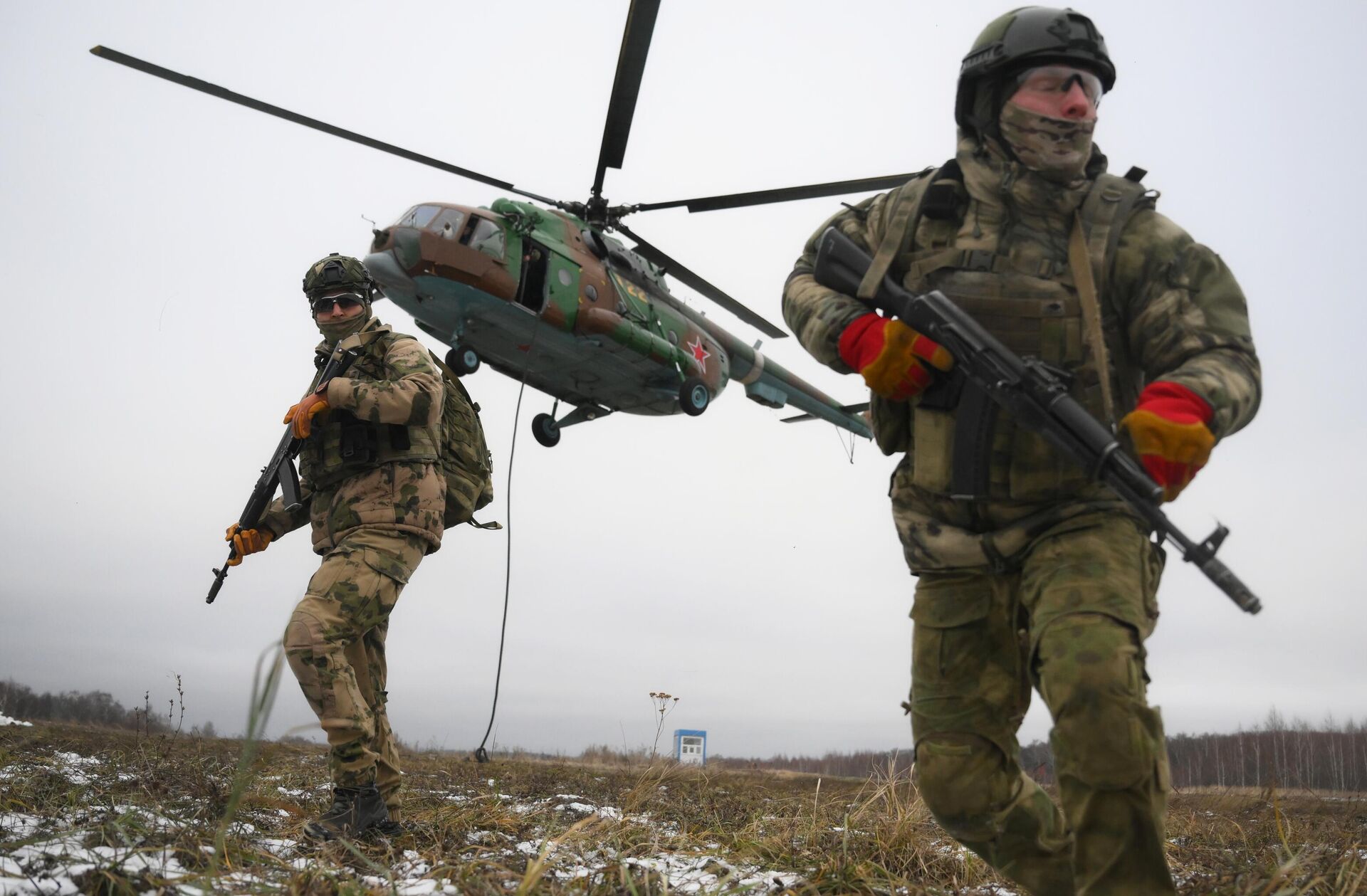 Десантная подготовка военнослужащих и сотрудников Сил специального назначения Росгвардии - РИА Новости, 1920, 09.01.2025