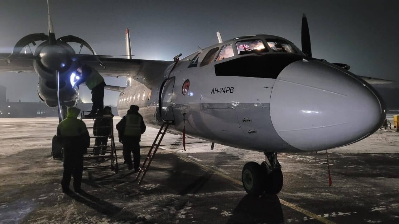 Судно Ан-24РВ авиакомпании Ангара совершило аварийную посадку в аэропорту Иркутска по причине технической неисправности - РИА Новости, 1920, 24.07.2025