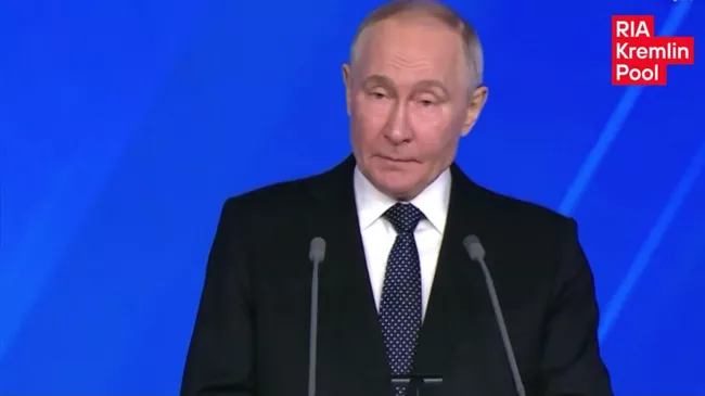 Путин: Статус партии предъявляет повышенные требования ко всем ее представителям