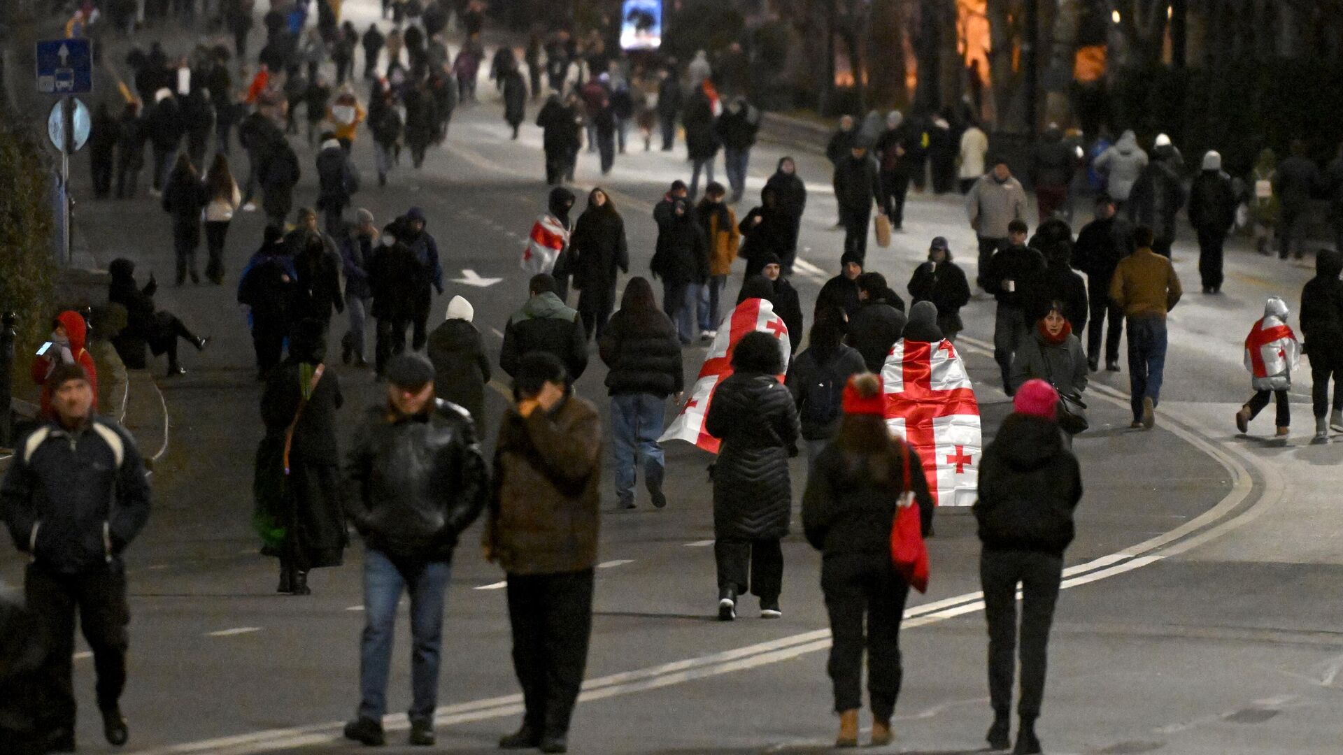 Участники акции протеста в Тбилиси - РИА Новости, 1920, 17.12.2024