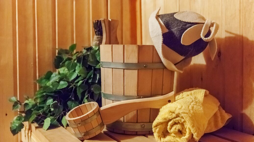 Врач рассказал, кому нельзя ходить в баню