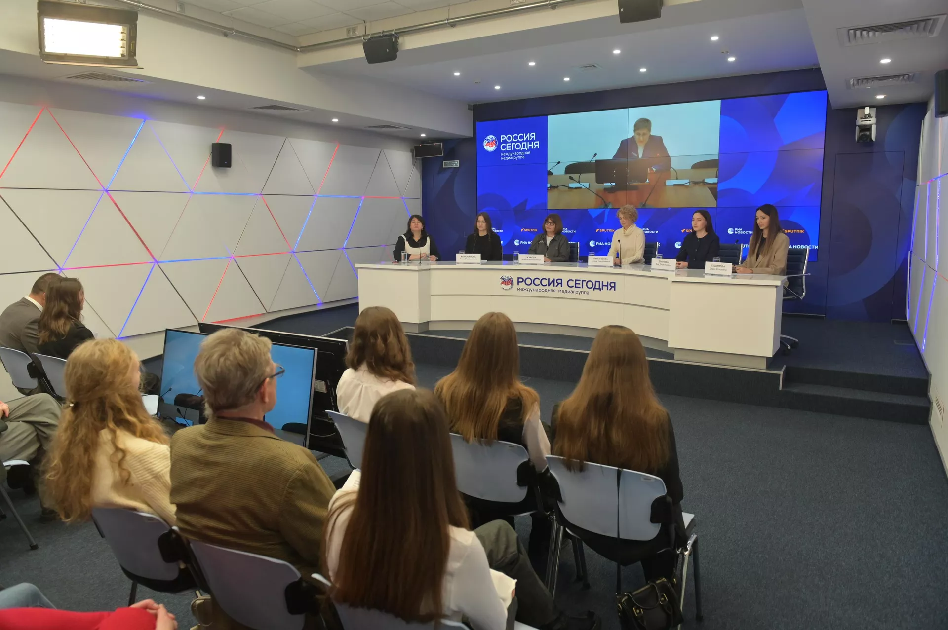 Пресс-конференция Инновационная патриотическая журналистика. Итоги и тренды 2024 года Пресс-конференция Инновационная патриотическая журналистика. Итоги и тренды 2024 года - РИА Новости, 1920, 19.12.2024