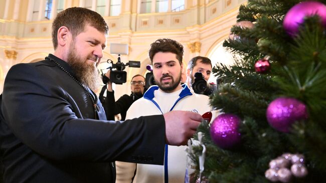 Глава Чеченской Республики Рамзан Кадыров принимает участие в благотворительной акции Елка желаний в Кремле. 20 декабря 2024