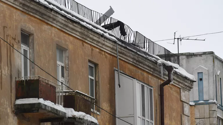 Жилой дом на улице Клары Цеткин в Казани, пострадавший при атаке БПЛА Жилой дом на улице Клары Цеткин в Казани, пострадавший при атаке БПЛА
