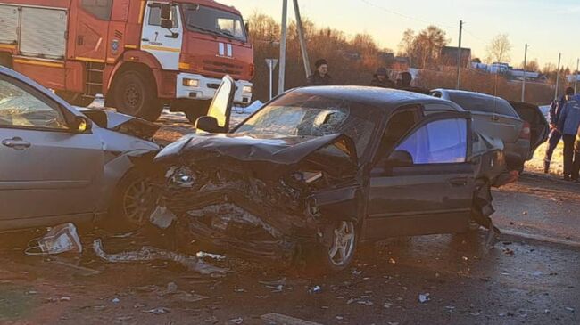 Последствия столкновения легковых автомобилей в Ивановской области