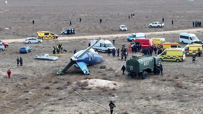 Место крушения самолёта Azerbaijan Airlines в казахстанском Актау