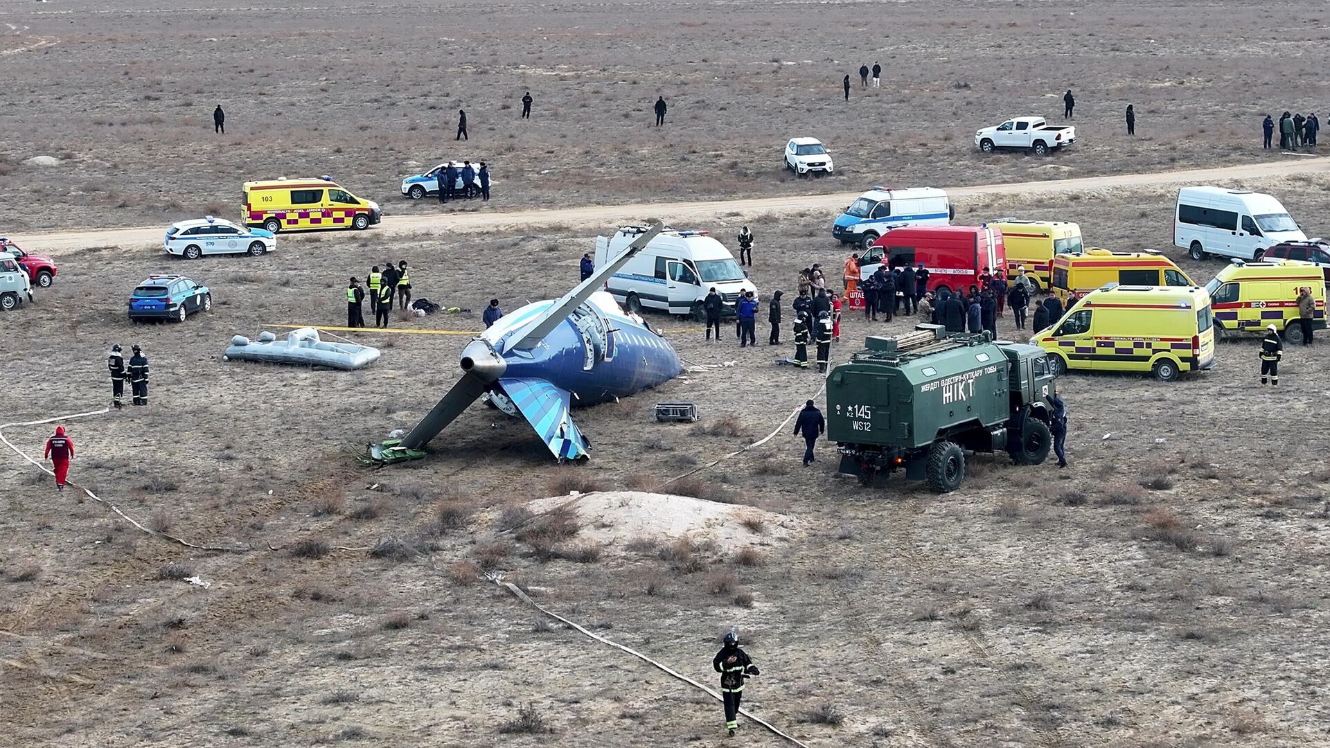 Место крушения самолёта Azerbaijan Airlines в казахстанском Актау - РИА Новости, 1920, 25.12.2024