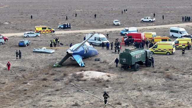 Место крушения самолёта Azerbaijan Airlines в казахстанском Актау