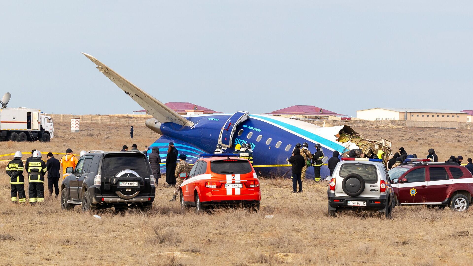 Место крушения самолета Azerbaijan Airlines в казахстанском Актау - РИА Новости, 1920, 25.12.2024