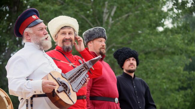 Выступление казачьего хора