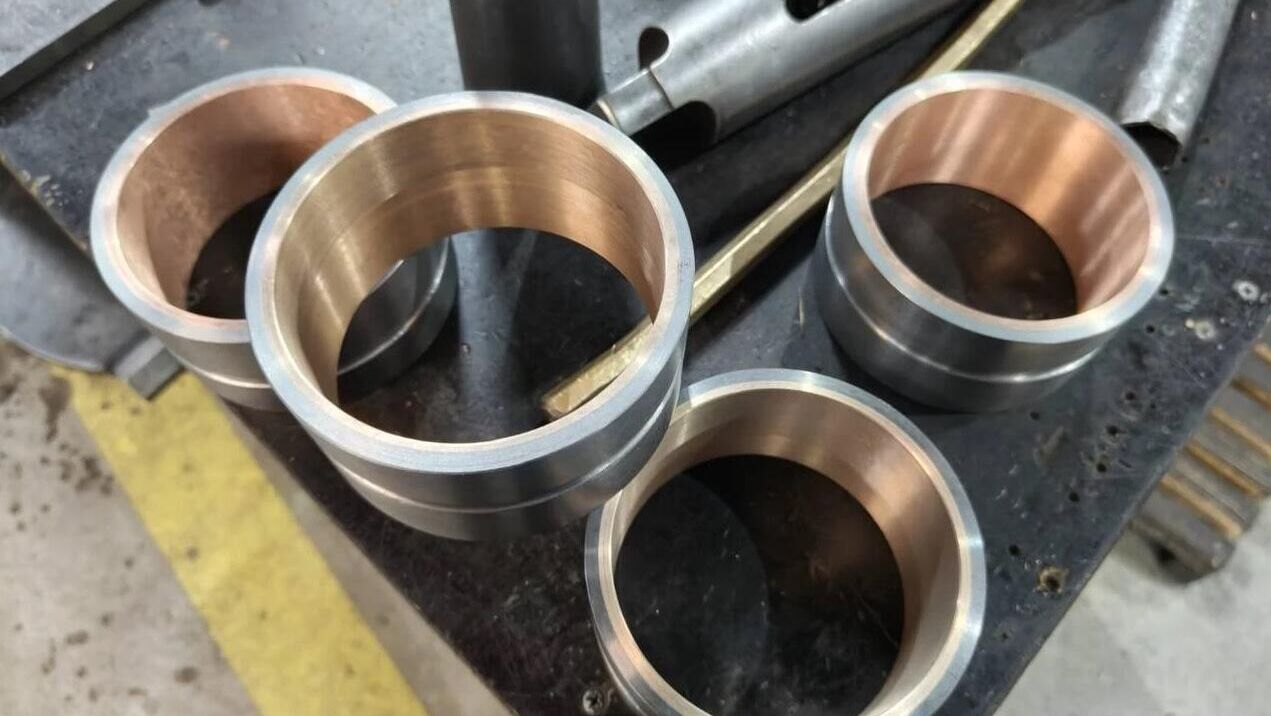 Производство биметаллических подшипников для дизельных двигателей большой мощности - РИА Новости, 1920, 25.03.2024