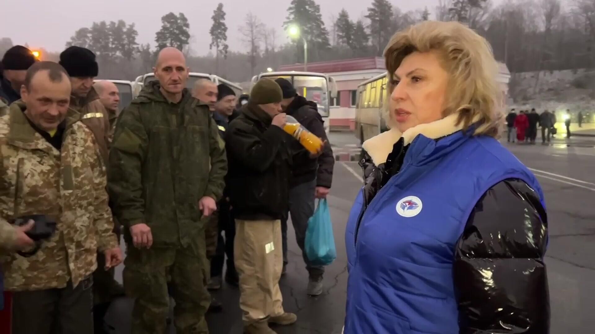 Москалькова пообщалась с военными, вернувшимися из украинского плена - РИА Новости, 1920, 30.12.2024