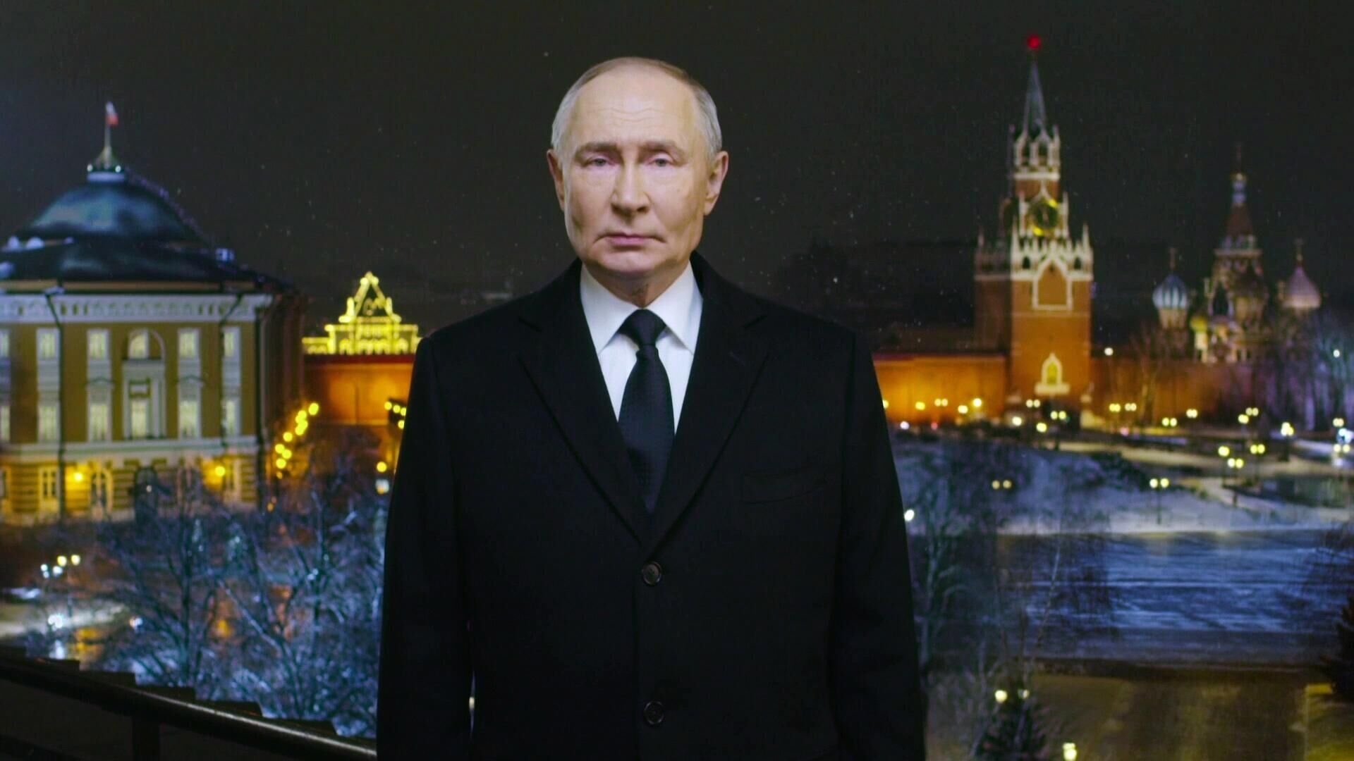 Путин в новогоднем обращении пожелал благополучия и процветания России