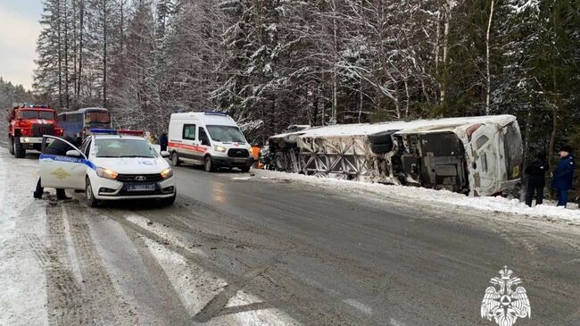 На месте ДТП с туристическим автобусом в Карелии