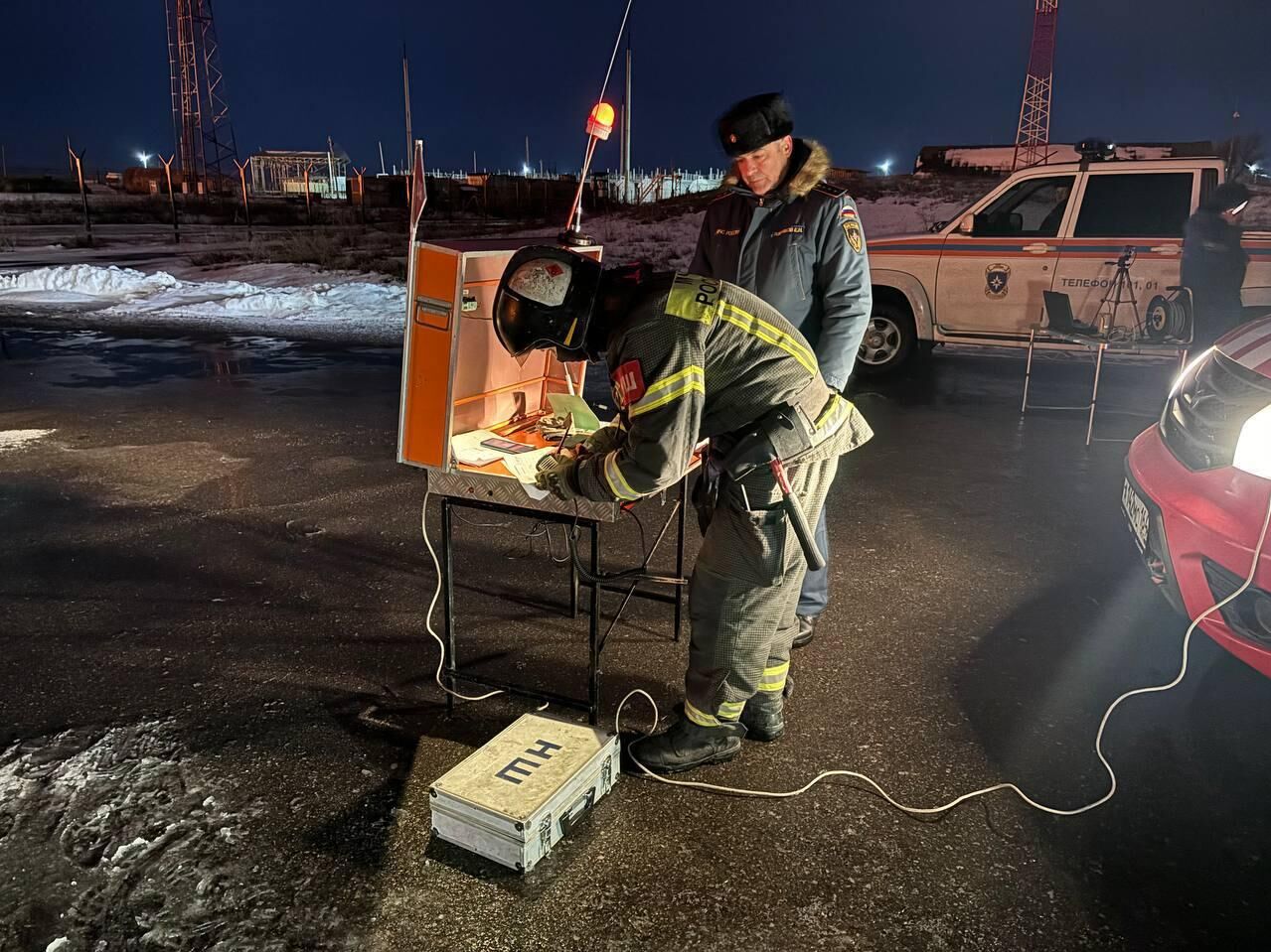 Оперативный штаб, развернутый на территории предприятия, где произошло возгорание после атаки БПЛА  в Саратовской области - РИА Новости, 1920, 11.01.2025