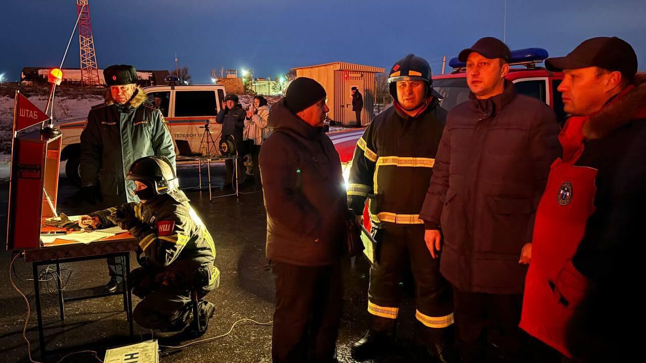 Оперативный штаб на предприятии в Саратовской области, где произошло возгорание после атаки БПЛА. 8 января 2025 года - РИА Новости, 1920, 08.01.2025