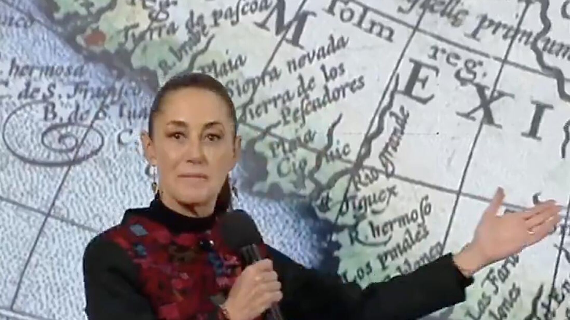 Президент Мексики Клаудия Шейнбаум у исторической карты Северной Америки Президент Мексики Клаудия Шейнбаум у исторической карты Северной Америки - РИА Новости, 1920, 21.01.2025