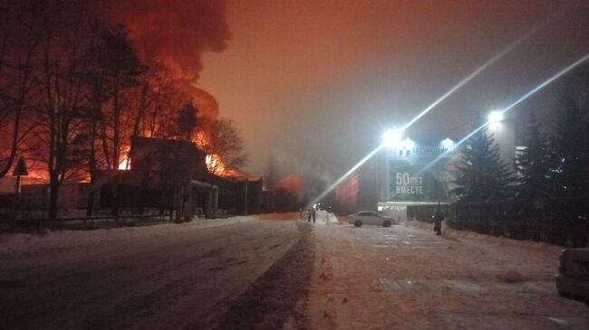 Пожар в промзоне в Гатчине в Ленинградской области